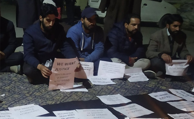 Families Of Civilians Killed In Srinagar Encounter Want Bodies Returned