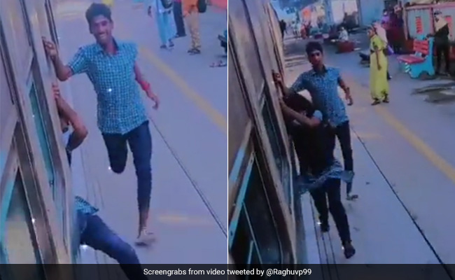 दौड़ती ट्रेन पर खतरनाक करतब करते दिखे स्कूल के स्टूडेंट्स, लोग बोले- इसे कहते हैं ‘जान हथेली पर लेकर घूमना’