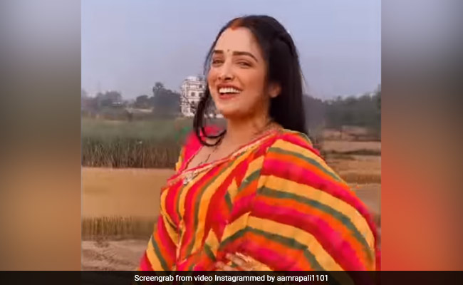 आम्रपाली दुबे ने कहा, 'मुझे साजन के घर जाना है', निरहुआ बोले- 'जहां खड़ी हो वो भी घर साजन का ही है'- देखें Video