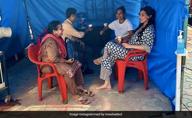 Esha Deol's Mid-Shoot Must Haves: "Some Coffee And Some Gossip"