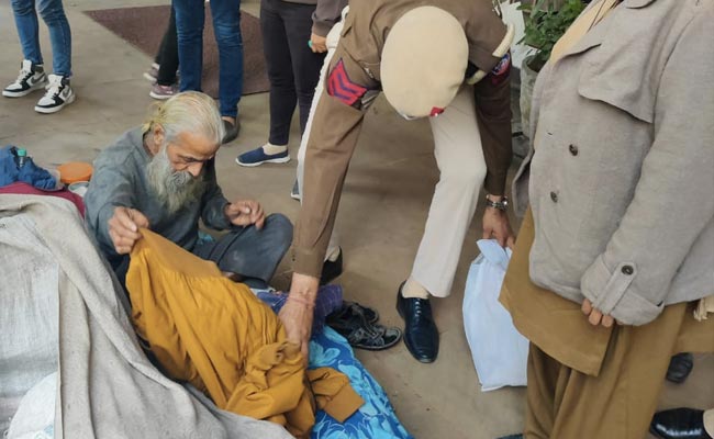 दिल्ली पुलिस ने कनाट प्लेस के इनर सर्किल से 8 बेघर लोगों को भेजा गया शेल्टर होम