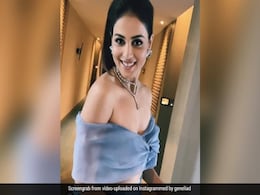 जेनेलिया डिसूजा के नए 'सिंड्रेला' लुक ने ढाया कहर, फैन्स ने इस अंदाज में की तारीफ...देखें Video जेनेलिया डिसूजा के नए 'सिंड्रेला' लुक ने ढाया कहर, फैन्स ने इस अंदाज में की तारीफ...देखें Video