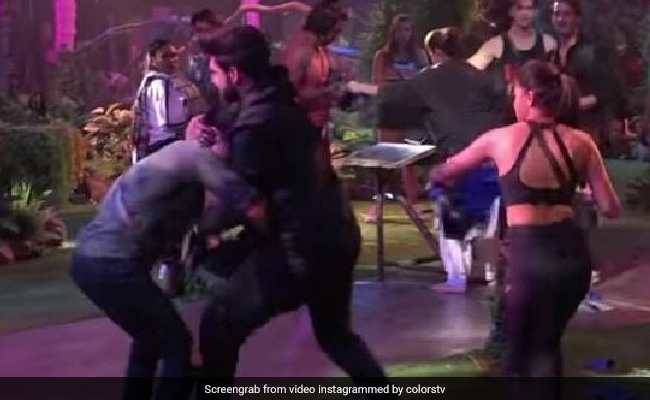 <i>Bigg Boss 15</i>: Karan Kundrra And Pratik Sehajpal Get Into A Major Fight (Again)