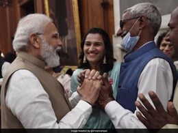 पद्मश्री मिलने के बाद रानी रामपाल के ट्वीट पर भावुक हुए लोग, अपने पिता के लिए लिखा ये खास मैसेज पद्मश्री मिलने के बाद रानी रामपाल के ट्वीट पर भावुक हुए लोग, अपने पिता के लिए लिखा ये खास मैसेज