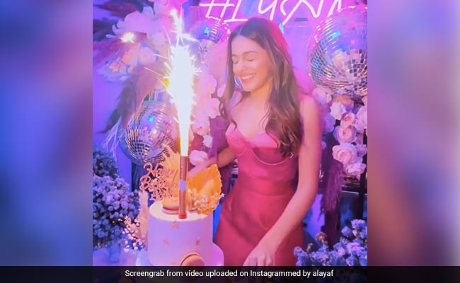 The One With Alaya Furniturewalla's Birthday Bloopers