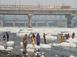 AAP Banned Chhath Celebrations At Yamuna Banks To "Cover Up Failure": BJP AAP Banned Chhath Celebrations At Yamuna Banks To "Cover Up Failure": BJP
