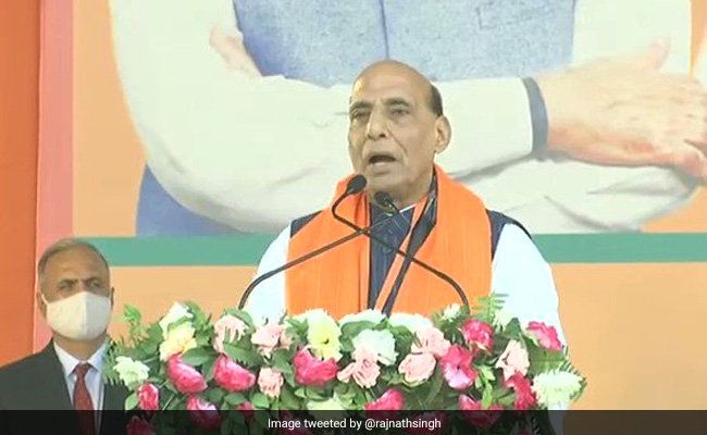 यूपी चुनाव 2022: राजनाथ सिंह ने कहा- ''यूपी को न बुआ चाहिए, न बबुआ.. सिर्फ बाबा चाहिए''