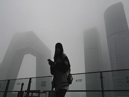 Beijing Shuts Roads, Playgrounds Amid Heavy Smog After China Coal Spike Beijing Shuts Roads, Playgrounds Amid Heavy Smog After China Coal Spike
