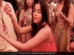Viral: The One Where Alia Bhatt, Athiya Shetty And Vaani Kapoor Danced At Anushka Ranjan Kapoor's <i>Sangeet</i> Viral: The One Where Alia Bhatt, Athiya Shetty And Vaani Kapoor Danced At Anushka Ranjan Kapoor's <i>Sangeet</i>