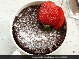 Molten Chocolate Mug Cake: Make Delicious Mug Cake With This Easy And Quick Recipe