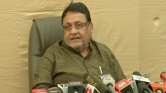 ''मैं हाइड्रोजन बम गिराऊंगा'' : नवाब मलिक ने देवेंद्र फडणवीस को दी चेतावनी