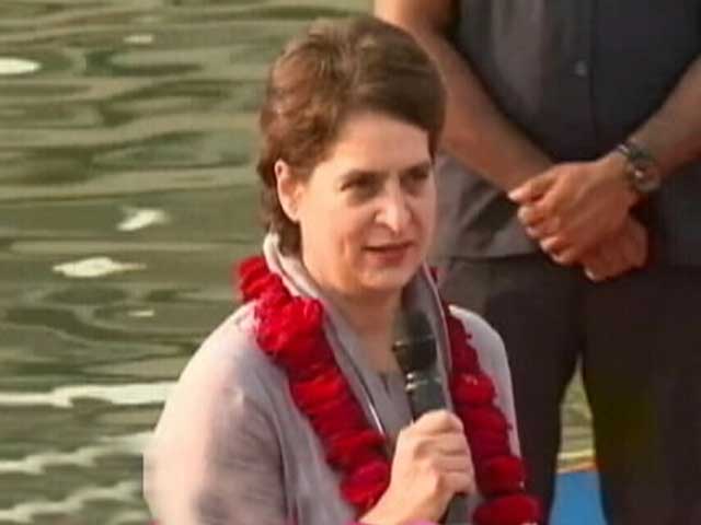 चित्रकूट में प्रियंका गांधी ने सुनाई थी 'द्रौपदी' कविता तो अब कवि ने मारा ताना- 'आपकी घटिया राजनीति...'