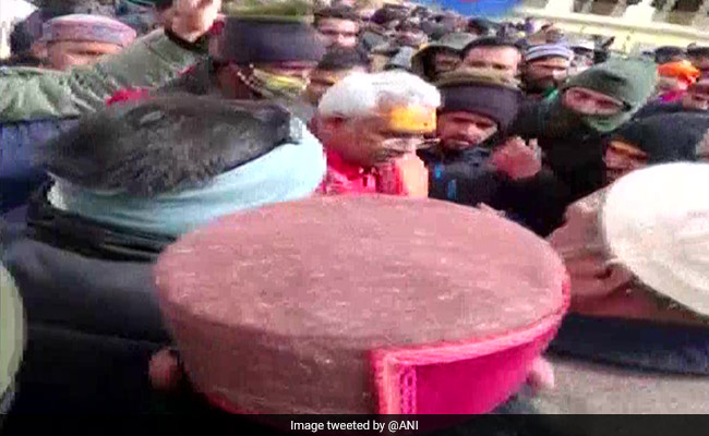 Ex Uttarakhand Chief Minister Forced To Return By Angry Priests From Kedarnath