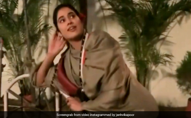 "Why Are We Related?" Here's What Prompted This Reaction From Janhvi Kapoor's Sister Khushi