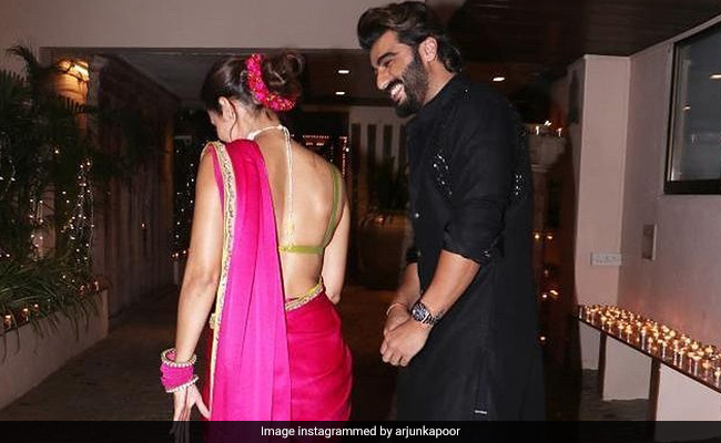 "She Makes Me Happy": Arjun Kapoor's Aww-Dorable Post For Malaika Arora