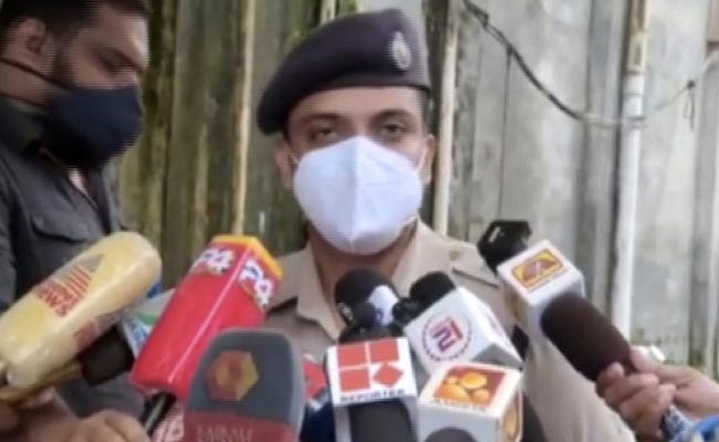 लड़की की मौत के बाद पिता और इमाम गिरफ्तार, अस्पताल ले जाने के बजाये दी थी ये सलाह...