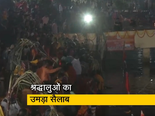 यूपी, बिहार सहित देश भर में उमंग और उत्साह से मनाया गया छठ का पर्व, बड़ी संख्या में उमड़े श्रद्धालु यूपी, बिहार सहित देश भर में उमंग और उत्साह से मनाया गया छठ का पर्व, बड़ी संख्या में उमड़े श्रद्धालु