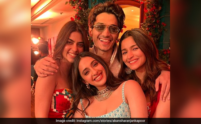 Alia Bhatt, Vaani Kapoor And Other Stars Attend Anushka Ranjan Kapoor And Aditya Seal's <i>Sangeet</i>. See Pics