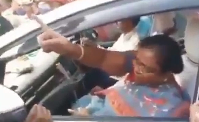 On Camera, Nitish Kumar's Deputy Abuses Students Who Blocked Her Car
