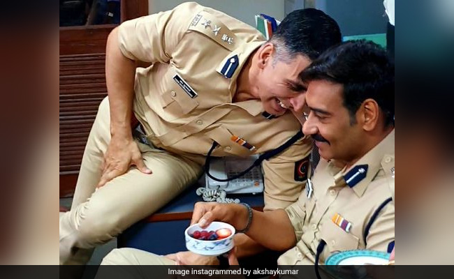 Ajay Devgn Completes 30 Years In Bollywood. Here's How Akshay Kumar, Amitabh Bachchan And Others Wished The Star