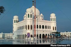 Indian Sikh Pilgrims Enter Pakistan As Kartarpur Corridor Opens For Guru Nanak Jayanti Indian Sikh Pilgrims Enter Pakistan As Kartarpur Corridor Opens For Guru Nanak Jayanti