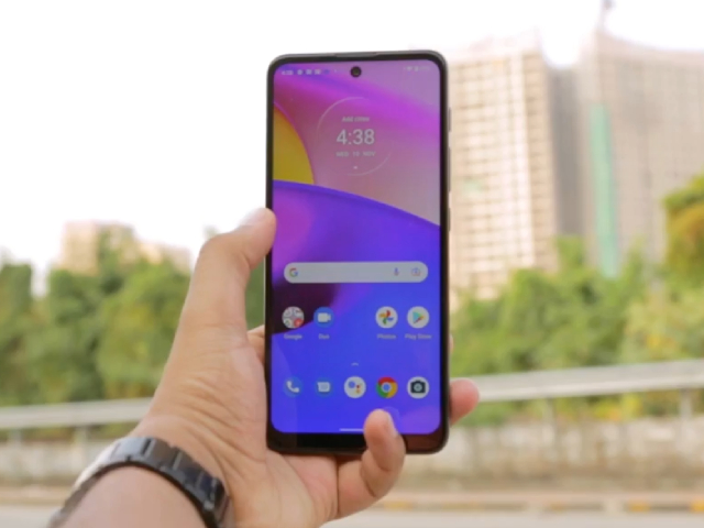 Moto E40 Review in Hindi After Use: बचत या चपत?