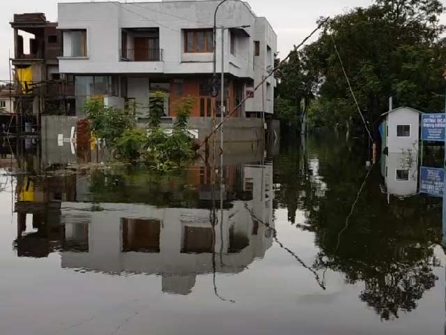 Chennai Lakes Overflow, Low Lying Pockets Flooded