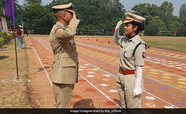 Proud Father Receives Salute From Police Officer Daughter, Viral Photo Wins Hearts