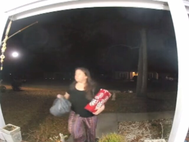 घर के दरवाजे पर पहुंचते ही महिला के साथ हुआ कुछ ऐसा, खो बैठी होश