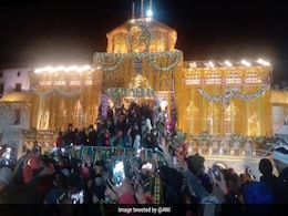 चारधाम में उमड़ा श्रद्धालुओं का सैलाब, भारी भीड़ के बाद दर्शनार्थियों का कोटा तय, जान लें नए नियम चारधाम में उमड़ा श्रद्धालुओं का सैलाब, भारी भीड़ के बाद दर्शनार्थियों का कोटा तय, जान लें नए नियम