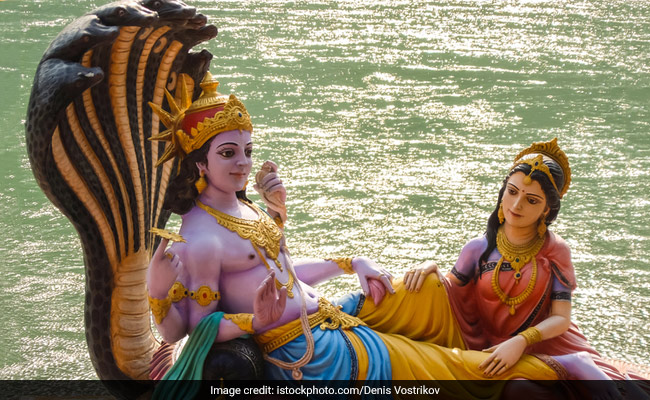 Mokshada Ekadashi 2021: आज मोक्ष की प्राप्ति के लिए मोक्षदा एकादशी पर किया जाता है इस व्रत कथा का पाठ