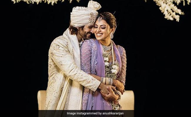 अनुष्का रंजन और आदित्य सील की वेडिंग वीडियो वायरल, रोमांटिक अंदाज में दिखे कपल