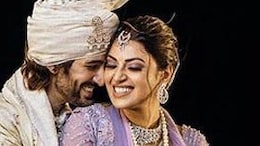 Anushka Ranjan, Vaani Kapoor And Aditya Seal Are Having A "Dinner Date"; Guess What Are They Eating
