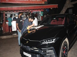 Kartik Aaryan Eating Street Food Off His Lamborghini Bonnet Is Sending The Internet Into Meltdown Kartik Aaryan Eating Street Food Off His Lamborghini Bonnet Is Sending The Internet Into Meltdown