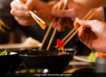 What Is The Correct Way To Hold Chopsticks? 16 Mn Views For Video What Is The Correct Way To Hold Chopsticks? 16 Mn Views For Video