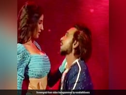 Nora Fatehi ने टेरेंस लुईस के साथ किया रोमांटिक डांस, देखते रह जाएंगे अंदाज Nora Fatehi ने टेरेंस लुईस के साथ किया रोमांटिक डांस, देखते रह जाएंगे अंदाज