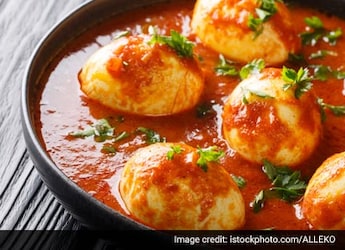 Dim'er Kalia Recipe: Make A Quick And Comforting Bengali Egg Curry For Weekday Meal Spread Dim'er Kalia Recipe: Make A Quick And Comforting Bengali Egg Curry For Weekday Meal Spread