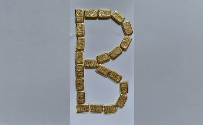 दुबई से फ्लाइट की लाइफ जैकेट में छिपा कर ला रहा था 2.5 KG सोना, एयरपोर्ट पर धरा गया