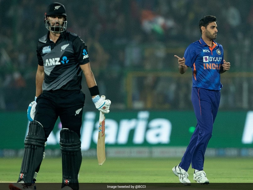 India vs New Zealand 2nd T20 Match Live Score Updates: Deepak Chahar Sends Back Martin Guptill But New Zealand Going Strong