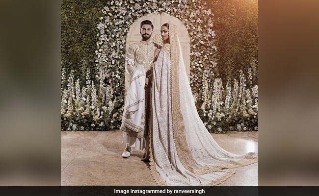 On Deepika Padukone And Ranveer Singh's Anniversary, Here Are 10 Best Pics Of The Couple