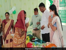 Opposition Activists Lock Up Odisha Minister In Bungalow During <i>Bandh</i> Opposition Activists Lock Up Odisha Minister In Bungalow During <i>Bandh</i>