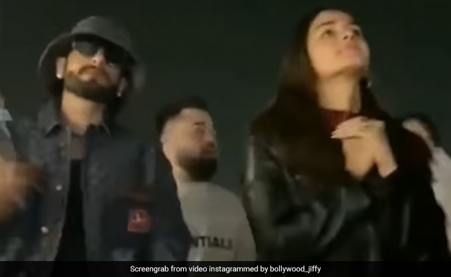 Viral: Alia Bhatt And Ranveer Singh Dancing To <I>Brown Munde</i> At AP Dhillon's Concert In Gurugram