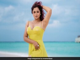 समंदर किनारे रश्मि देसाई ने करवाया ग्लैमरस फोटोशूट, फोटो देख मोनालिसा बोलीं- क्या इरादा है समंदर किनारे रश्मि देसाई ने करवाया ग्लैमरस फोटोशूट, फोटो देख मोनालिसा बोलीं- क्या इरादा है