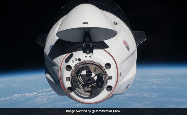 NASA To Bring Astronauts From Space On Monday As High Winds Delay Return
