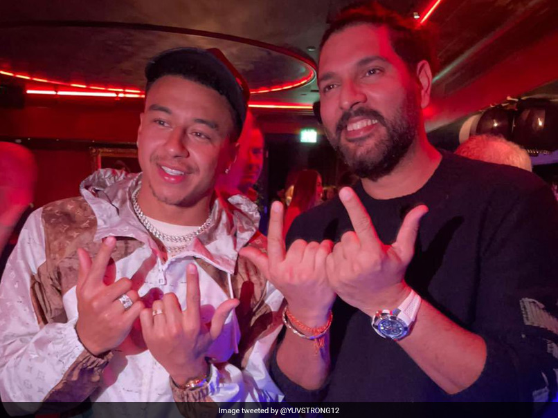 How Ranveer Singh Reacted To Yuvraj Singh's Photo With Manchester United Star Jesse Lingard