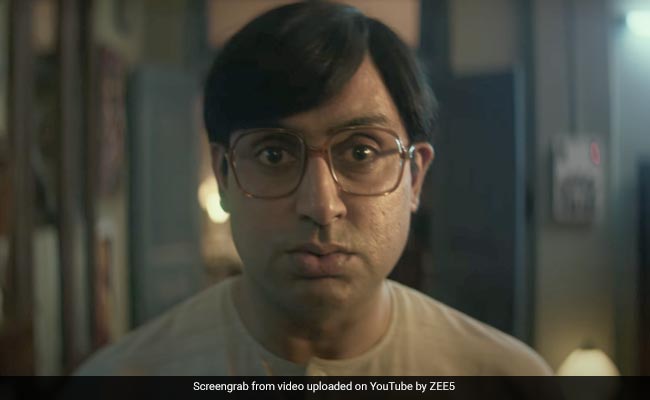 Here's What Amitabh Bachchan Wrote After Watching Son Abhishek's <i>Bob Biswas</i> Trailer