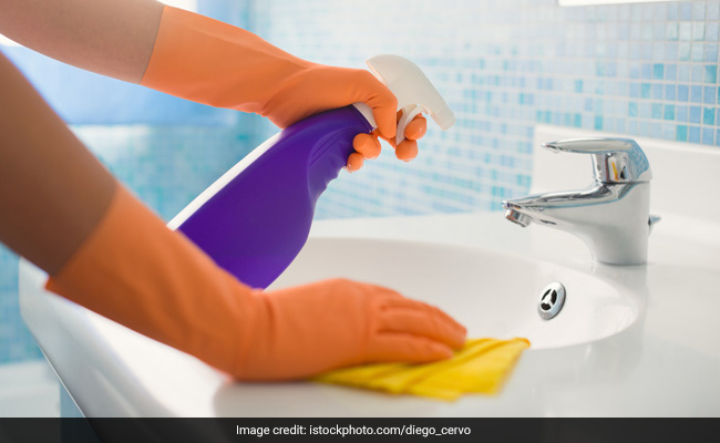 Started Diwali Cleaning? Beware Of Dust Mite Allergy, See Tips To Handle