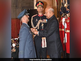 बालाकोट एयर स्ट्राइक के हीरो ग्रुप कैप्टन अभिनंदन 'वीर चक्र' से सम्मानित हुए , लोगों ने कहा-भारत माता का शेर! बालाकोट एयर स्ट्राइक के हीरो ग्रुप कैप्टन अभिनंदन 'वीर चक्र' से सम्मानित हुए , लोगों ने कहा-भारत माता का शेर!