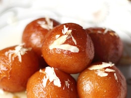 Angoori Gulab Jamun Recipe: Prepare This Dessert For Your Guests This Festive Season