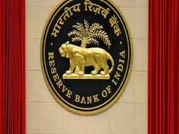 "वैश्विक अर्थव्यवस्थाओं को होगा भारी नुकसान, लेकिन भारत की स्थिति बहुत बेहतर": RBI की सालाना रिपोर्ट की अहम बातें "वैश्विक अर्थव्यवस्थाओं को होगा भारी नुकसान, लेकिन भारत की स्थिति बहुत बेहतर": RBI की सालाना रिपोर्ट की अहम बातें
